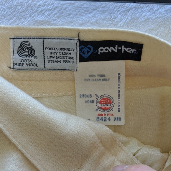 Chic Beige Midi Skirt - Picture 4 of 8